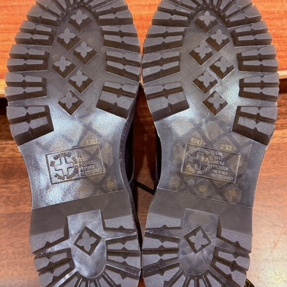 LIKE NEW! Dr Marten's Sinclair 9L - Picture 3 of 6